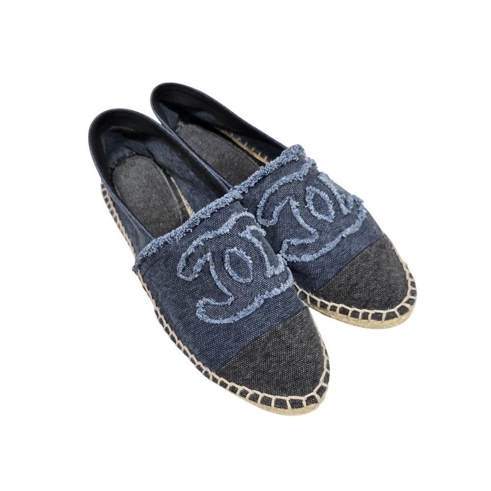Chanel CC Logo Denim Espadrilles Blue Black Frayed Canvas Flats Size 39 US 7.5-8